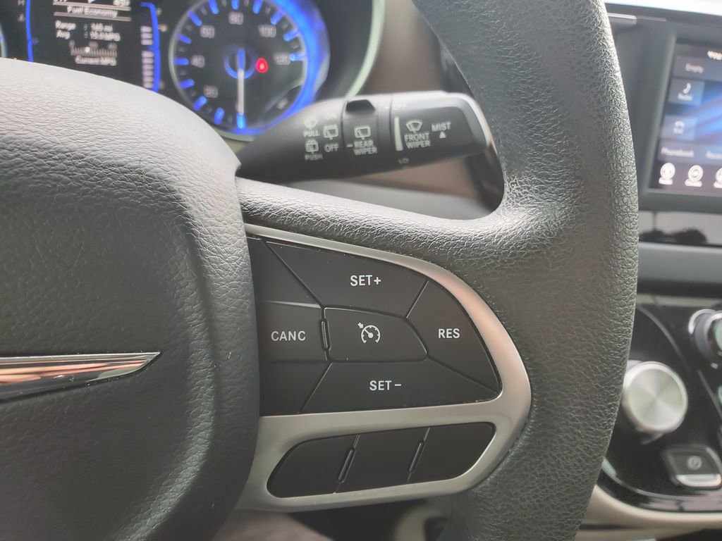 Used 2018 Chrysler Pacifica Touring Plus image 18