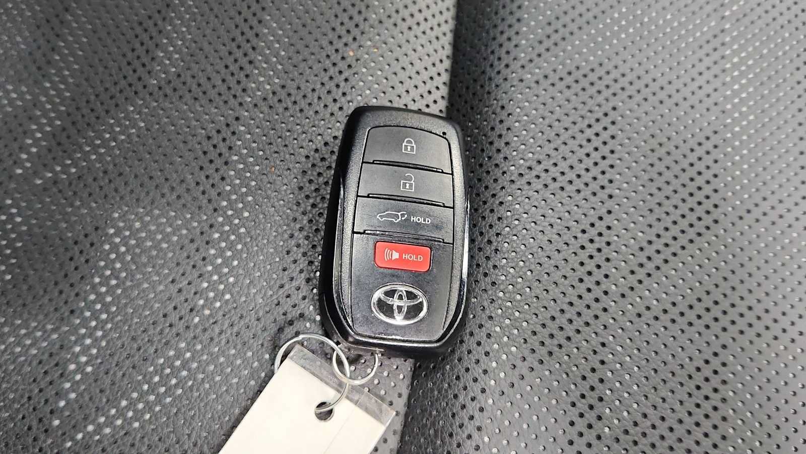 Certified 2025 Toyota 4Runner TRD Off-Road Premium AWD/4WD image 32