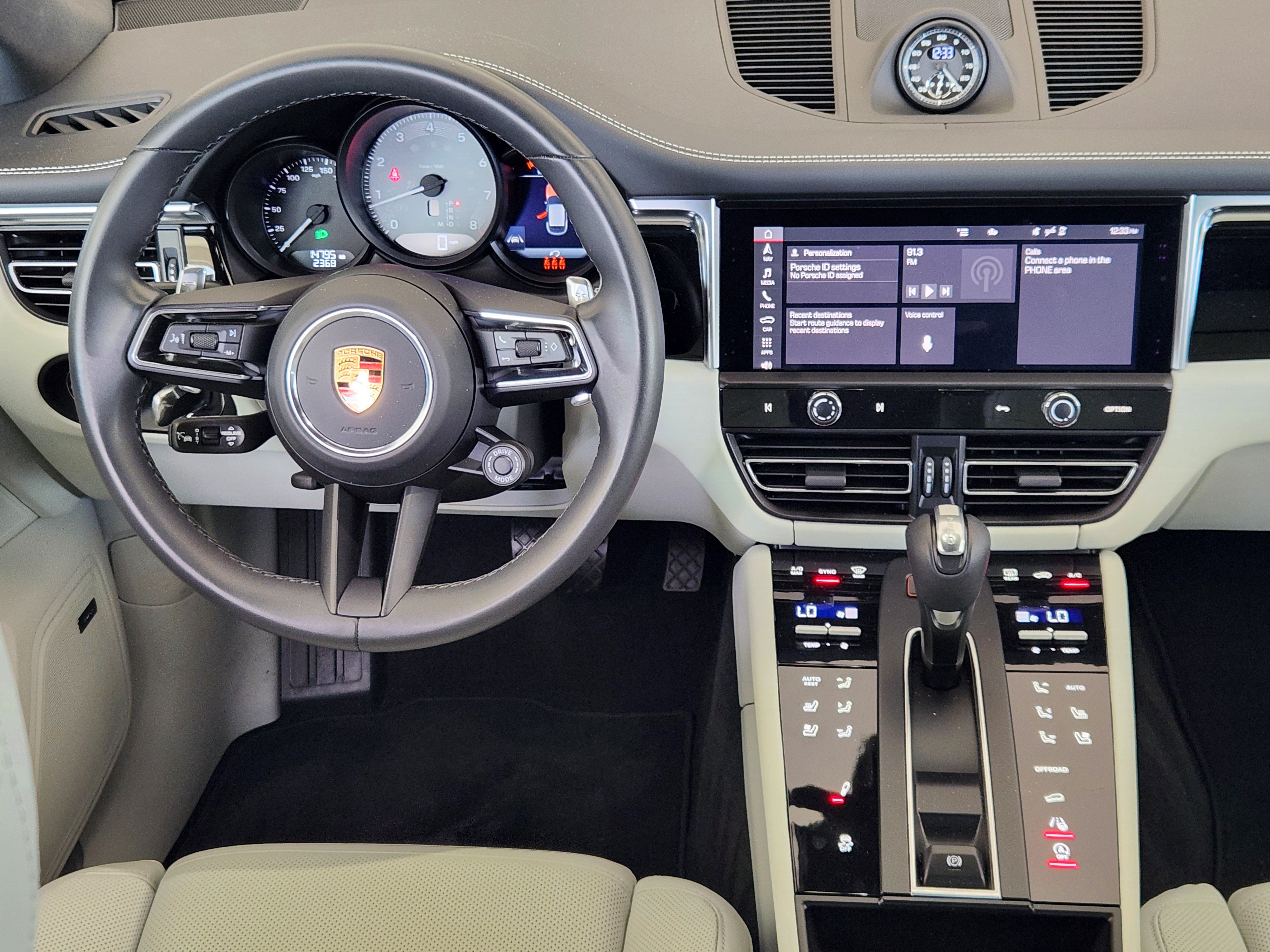 Certified 2023 Porsche Macan S AWD/4WD image 30