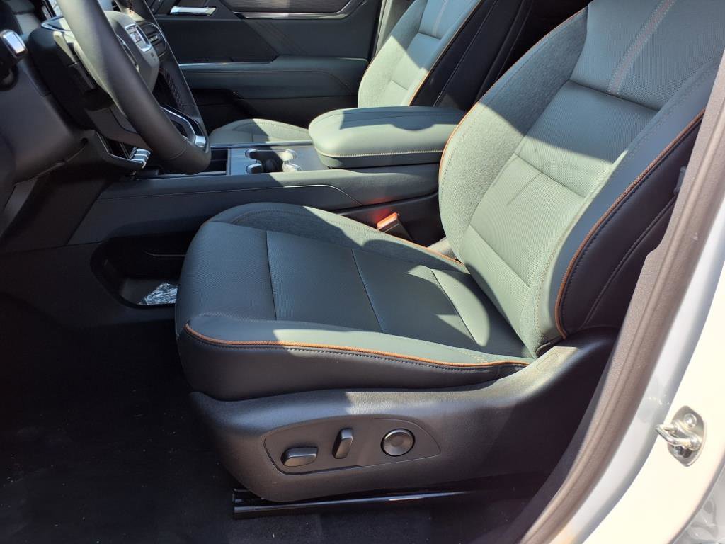 New 2025 GMC Acadia AT4 w/ LPO, All-Weather Package image 13