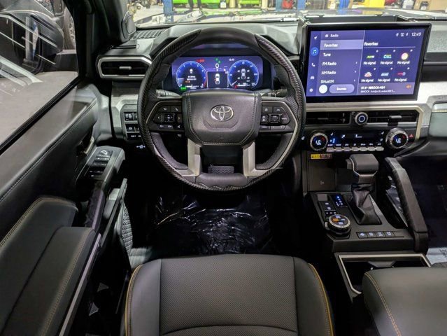 Used 2025 Toyota Tacoma 4x4 Double Cab Hybrid image 16