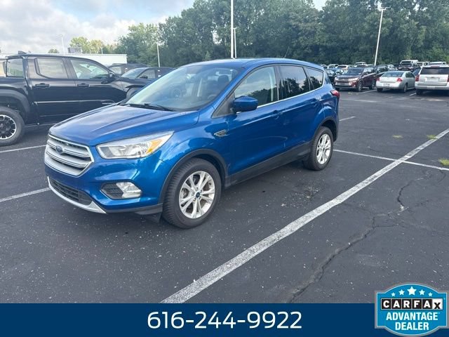 Used 2019 Ford Escape SE FWD image 2