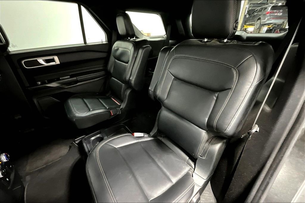 Used 2020 Ford Explorer XLT w/ Equipment Group 202A image 33