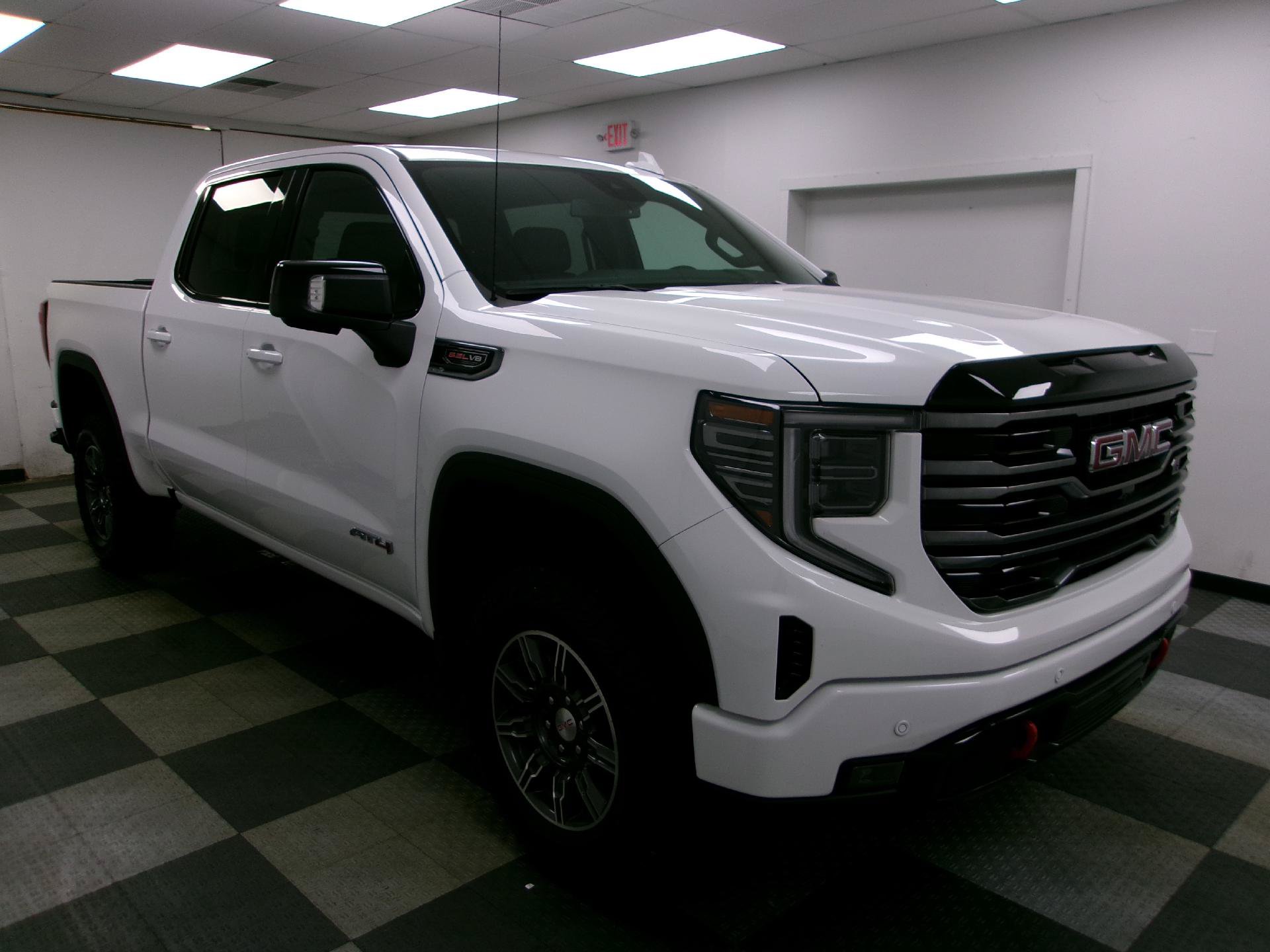 Used 2025 GMC Sierra 1500 AT4 AWD/4WD image 14