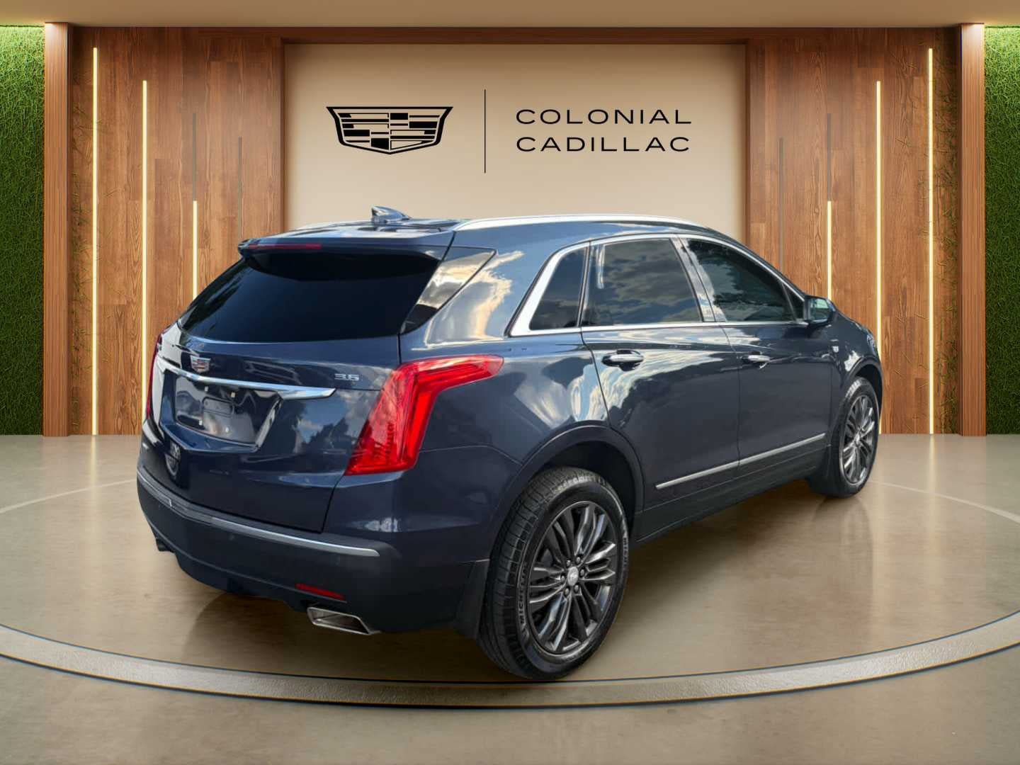 Used 2018 Cadillac XT5 Premium Luxury AWD/4WD image 5