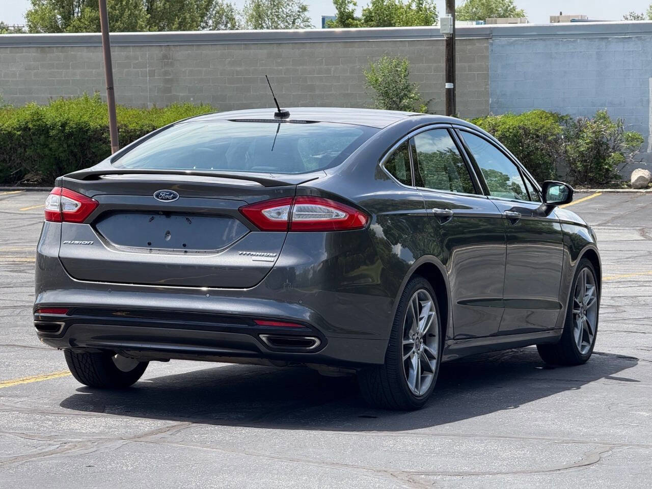 Used 2016 Ford Fusion Titanium FWD image 5