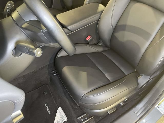 Used 2023 MAZDA MAZDA3 s FWD image 5