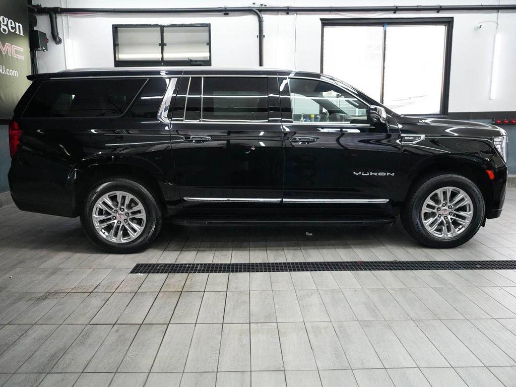 Used 2024 GMC Yukon XL SLT w/ SLT Luxury Package AWD/4WD image 5