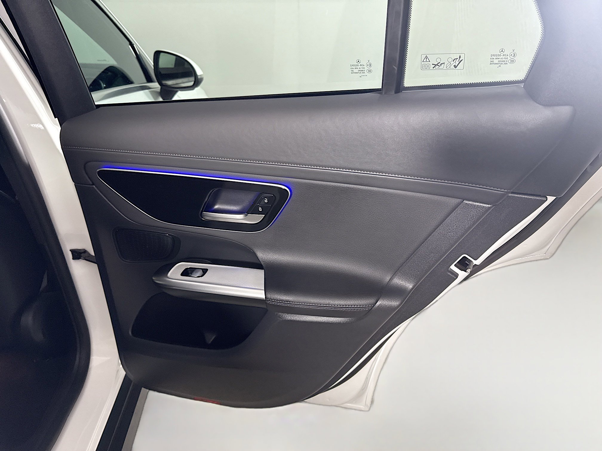 Used 2024 Mercedes-Benz GLC 300 4MATIC image 28