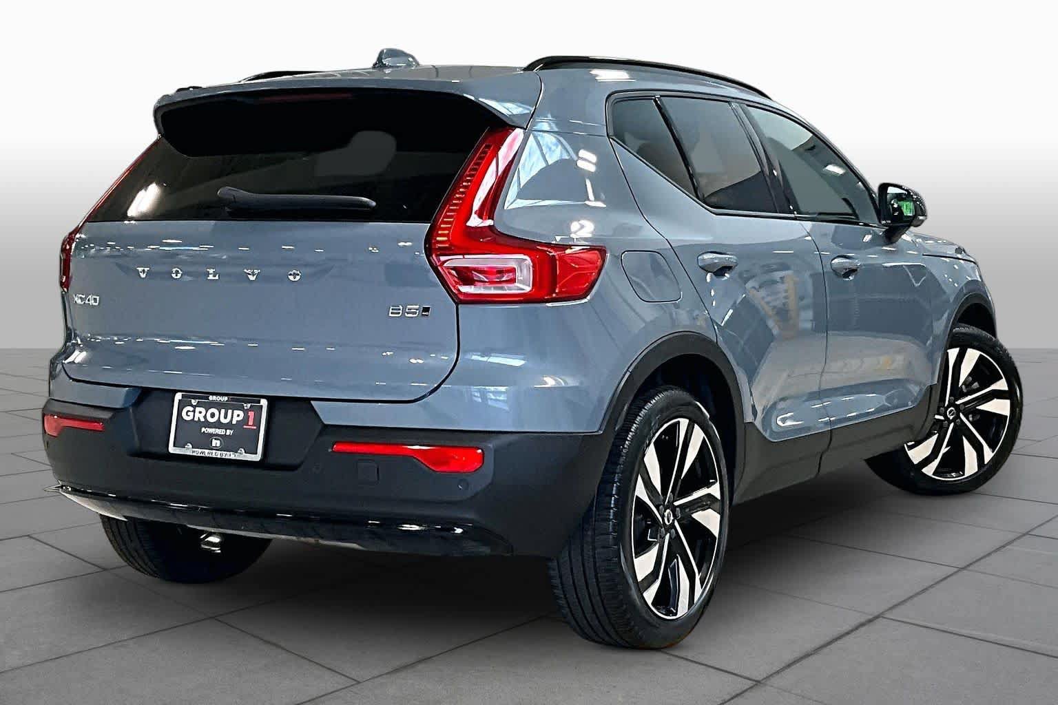 Certified 2023 Volvo XC40 B5 Ultimate w/ Climate Package AWD/4WD image 13