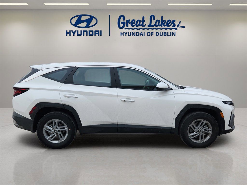 Certified 2025 Hyundai Tucson SE image 6