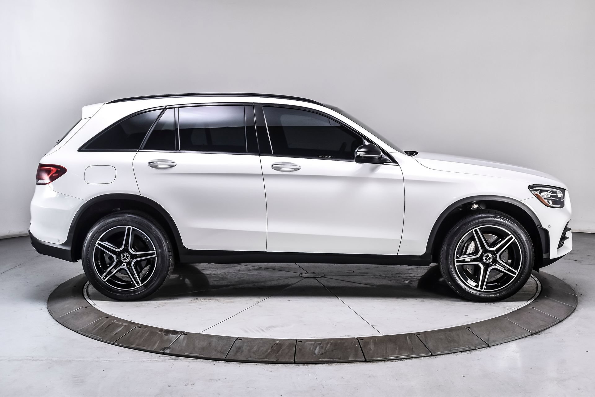 Used 2022 Mercedes-Benz GLC 300 4MATIC image 7