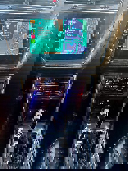 Used 2024 Volkswagen Tiguan SE image 11