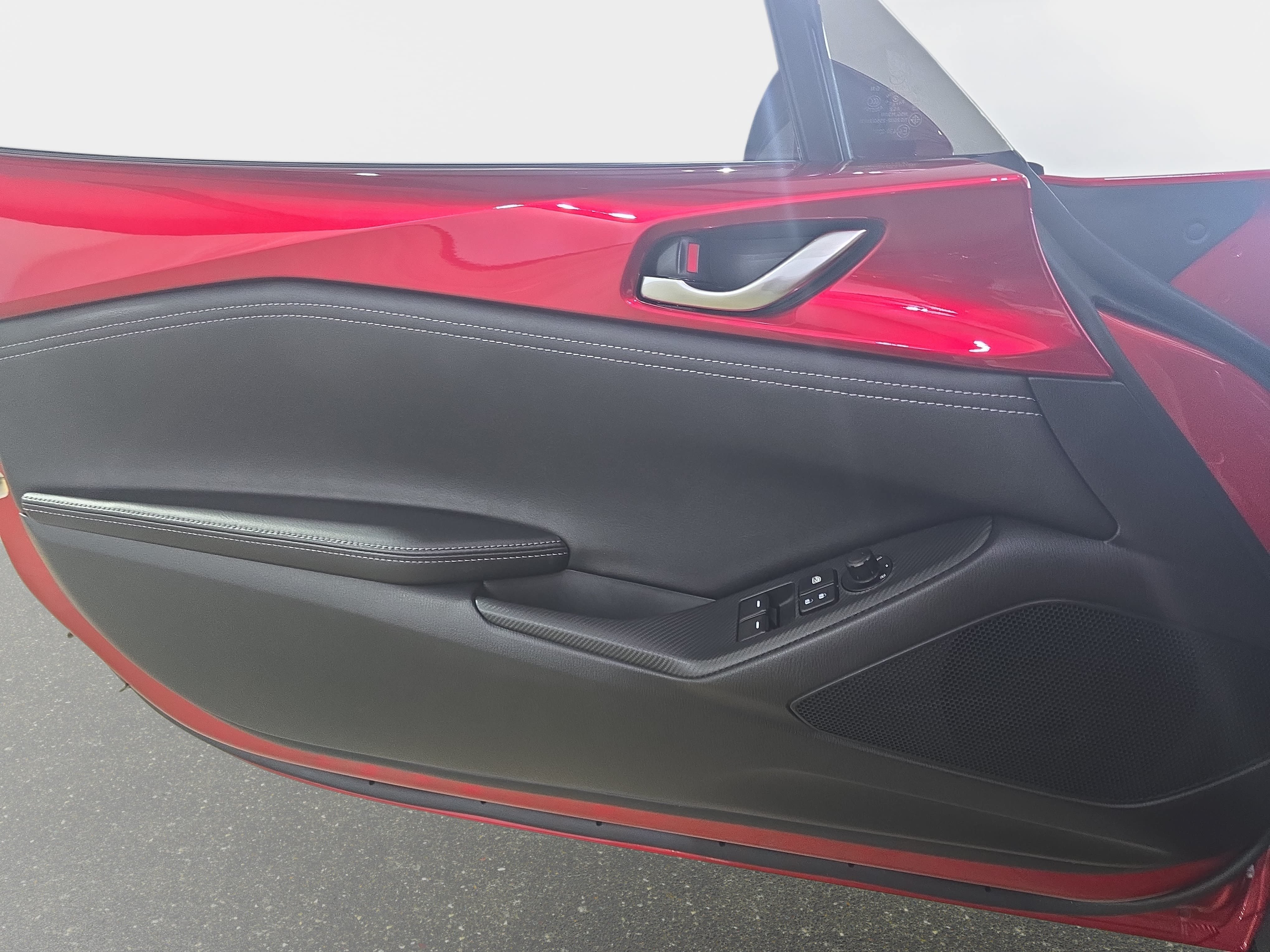 Used 2025 MAZDA MX-5 Miata RF Grand Touring RWD image 23
