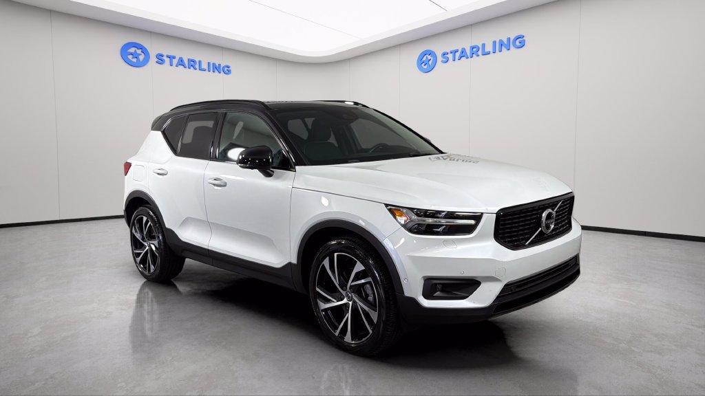 Used 2021 Volvo XC40 T4 R-Design w/ Advanced Package FWD image 13