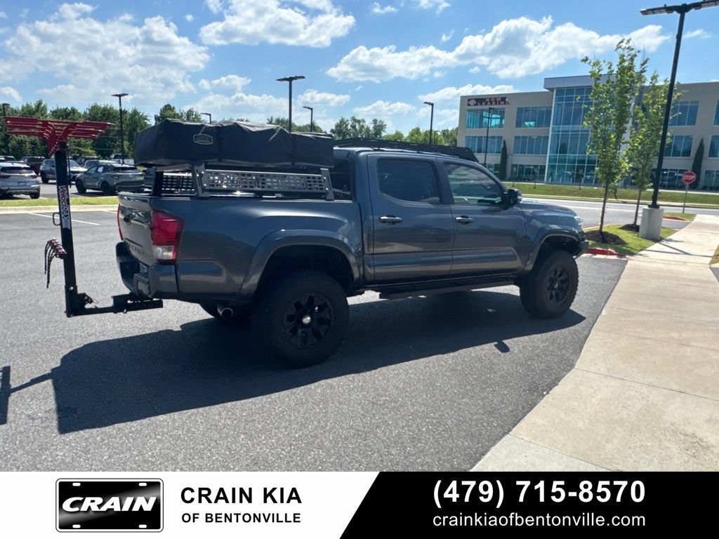 Used 2017 Toyota Tacoma TRD Sport w/ Tow Package (A/T) AWD/4WD image 4