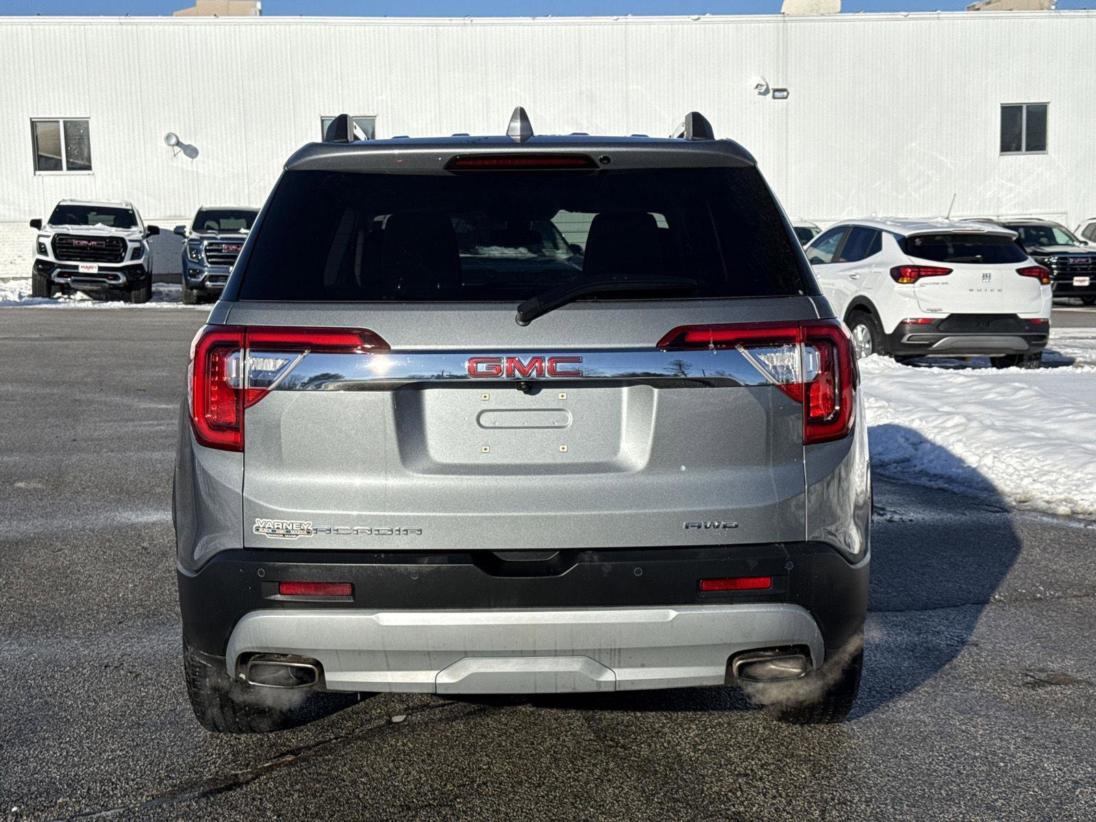 Used 2023 GMC Acadia SLE w/ Driver Convenience Package image 7