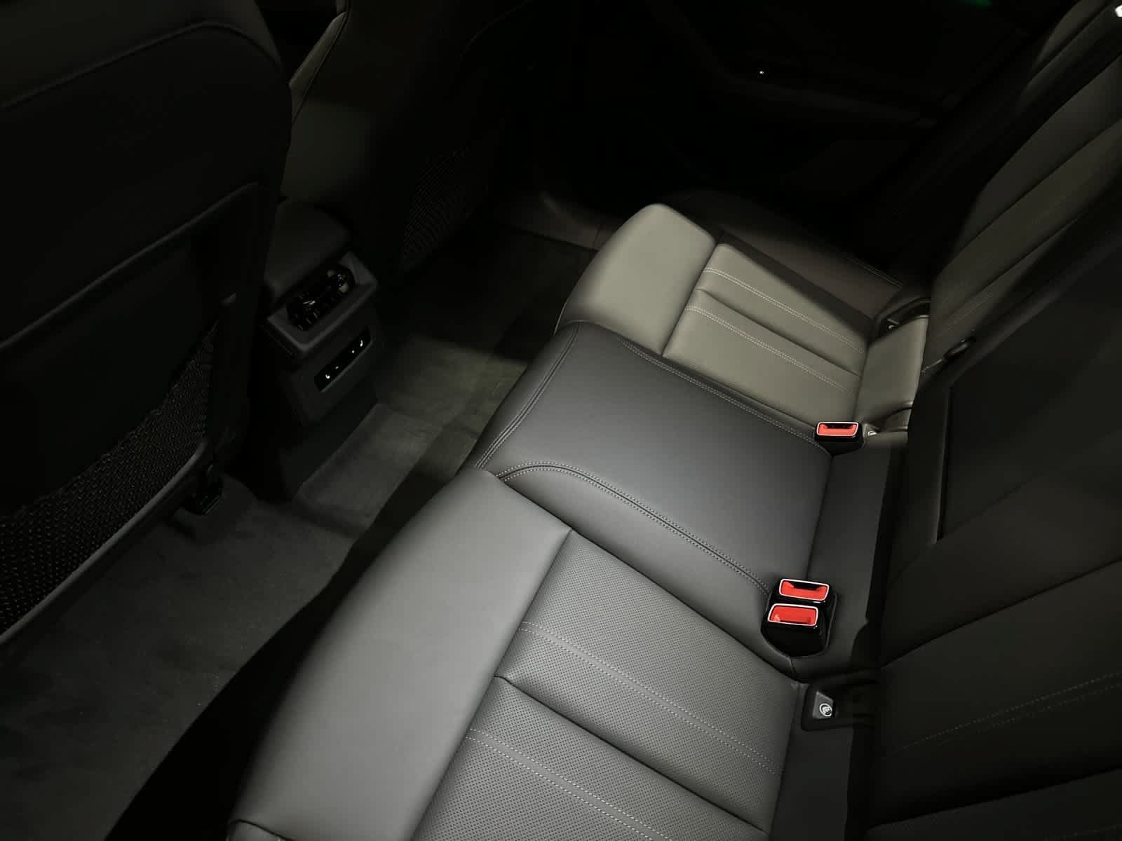 Used 2025 Audi A6 e-tron Prestige AWD/4WD image 4