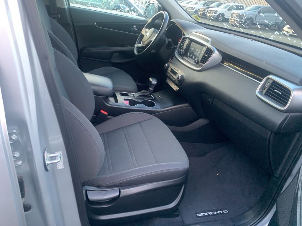 Used 2020 Kia Sorento S image 27