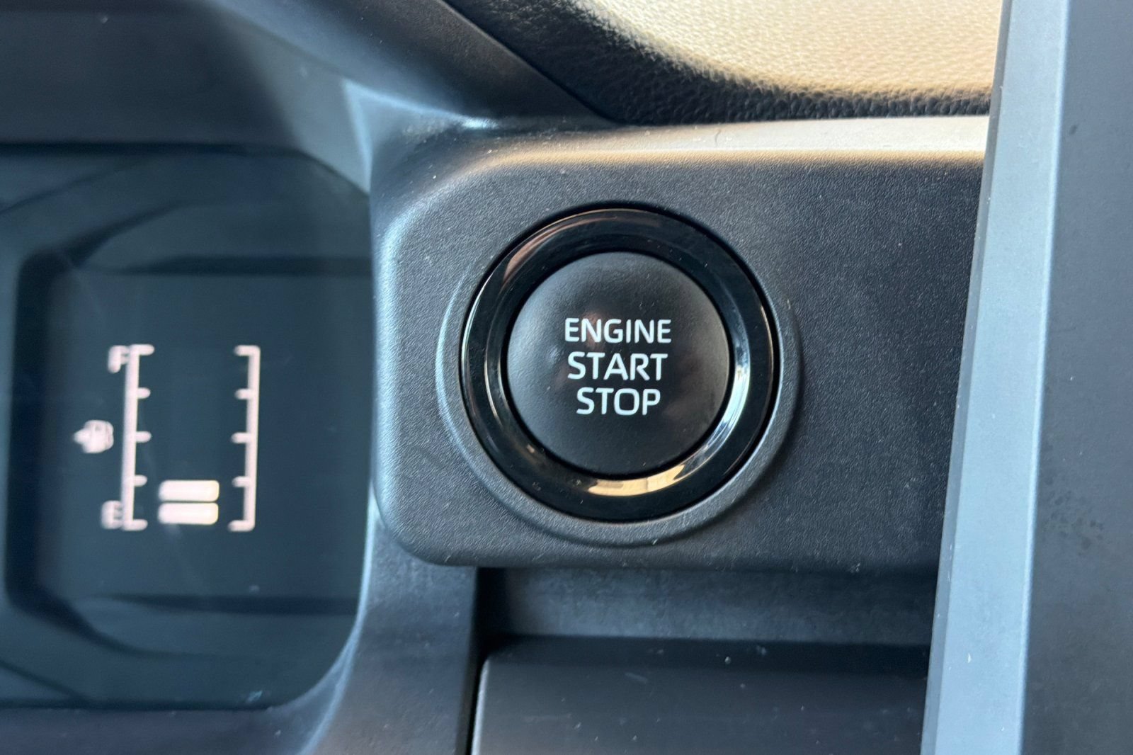 Certified 2024 Toyota Tacoma SR5 AWD/4WD image 26