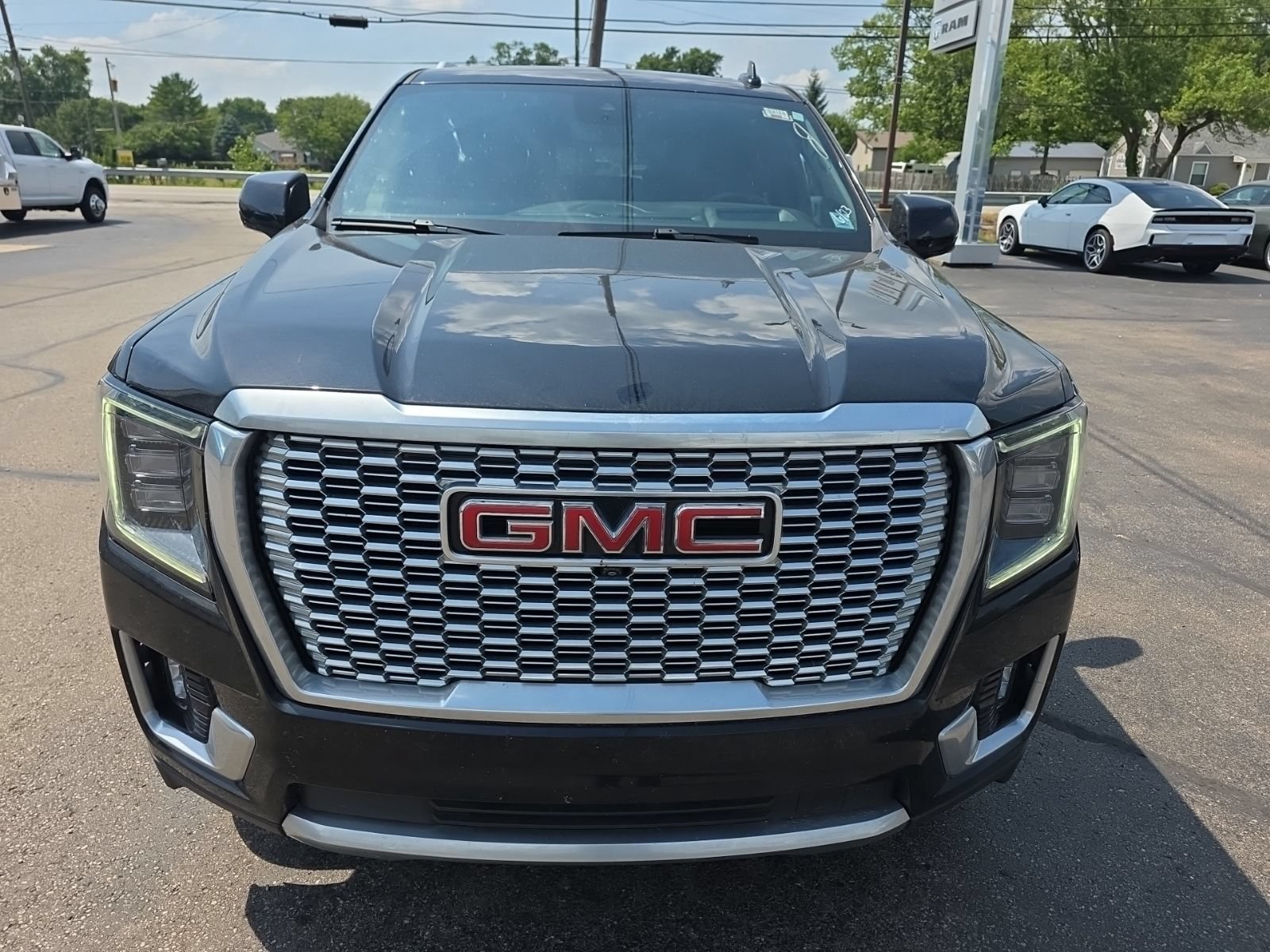 Used 2023 GMC Yukon Denali AWD/4WD image 8