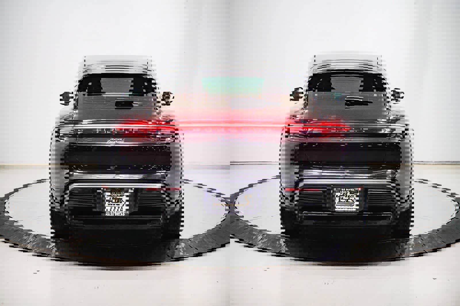 Used 2023 Porsche Taycan 4 Cross Turismo image 3