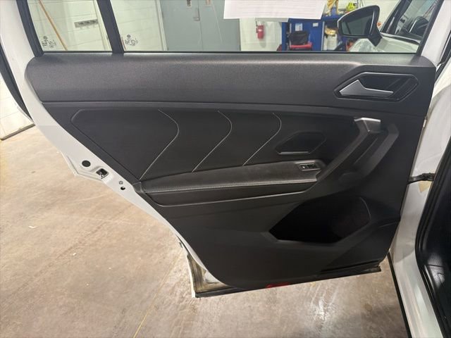 Used 2024 Volkswagen Tiguan SEL R-Line image 10