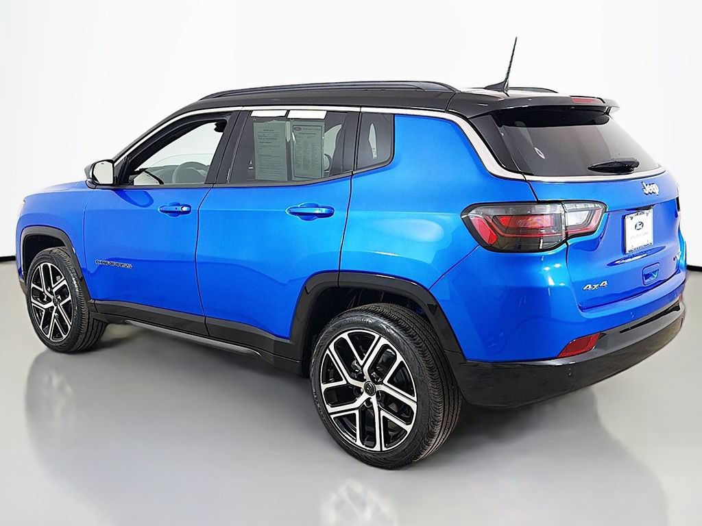 Used 2025 Jeep Compass Limited w/ Elite Group AWD/4WD image 13