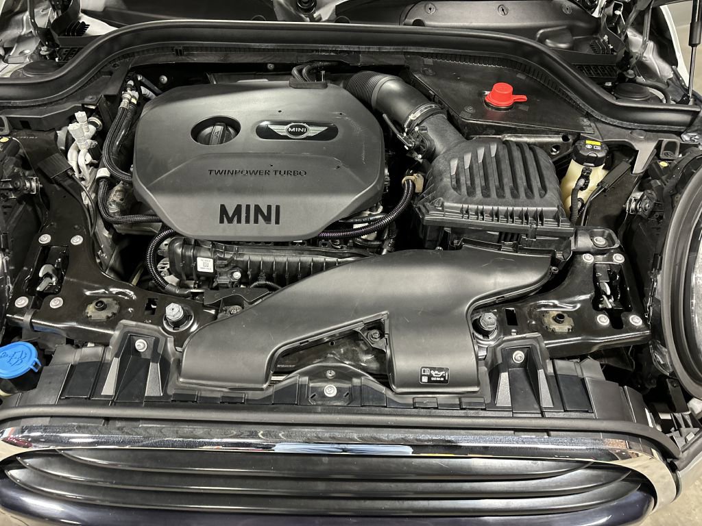 Used 2019 MINI Cooper 2-Door Hardtop w/ Storage Package image 61