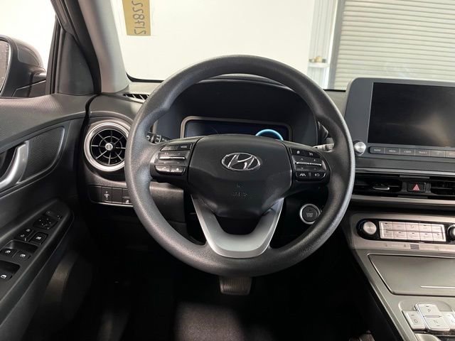 Used 2023 Hyundai Kona SE FWD image 21