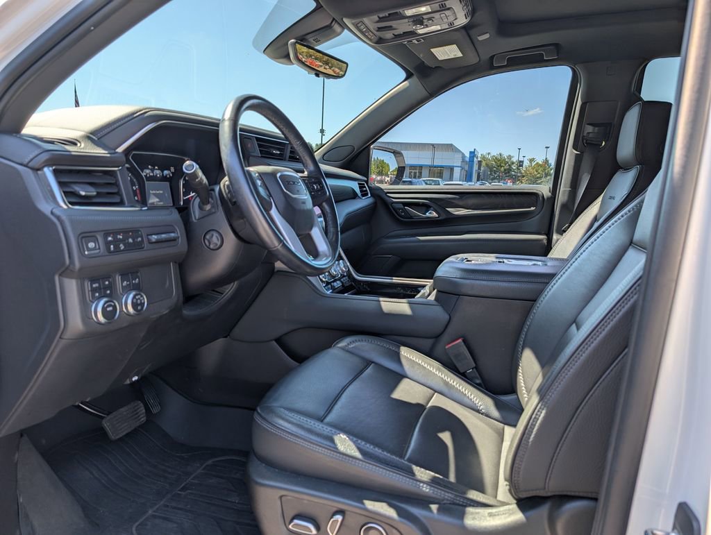 Used 2021 GMC Yukon Denali w/ Denali Premium Package AWD/4WD image 11
