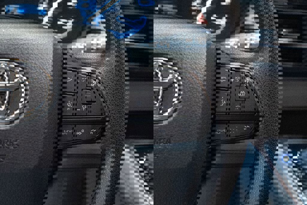 Used 2024 Toyota Sienna LE image 29