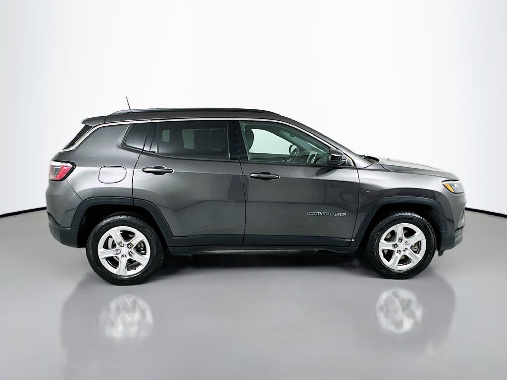 Used 2023 Jeep Compass Latitude w/ Convenience Group AWD/4WD image 9