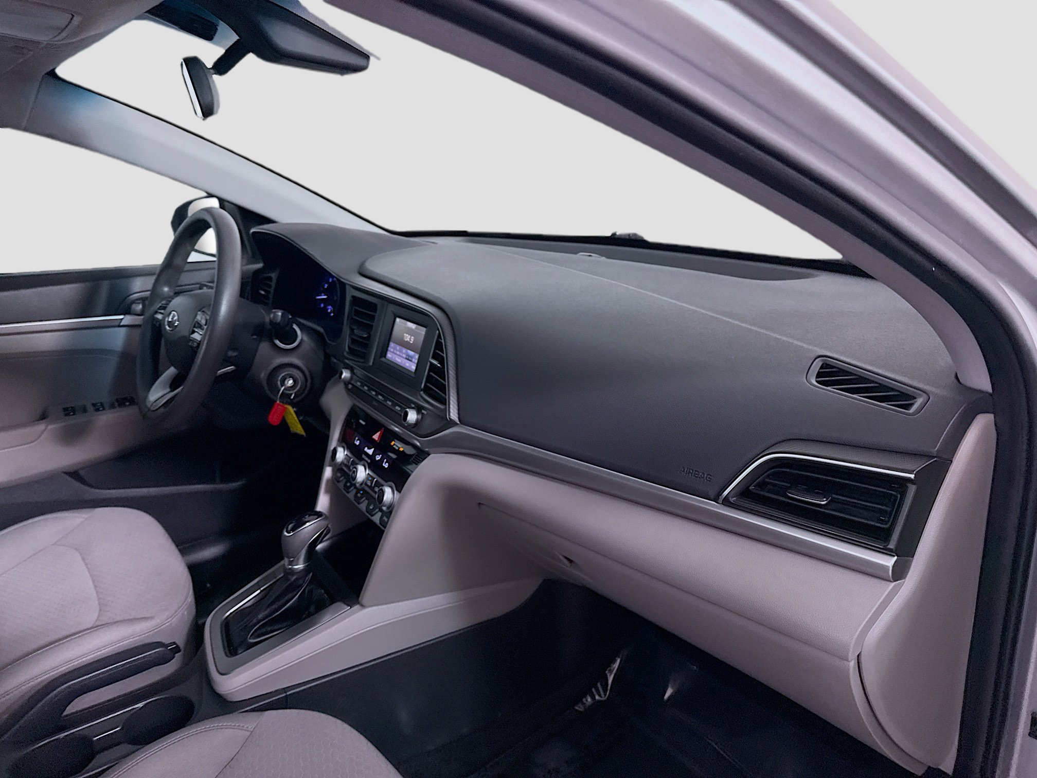 Used 2020 Hyundai Elantra SE image 29