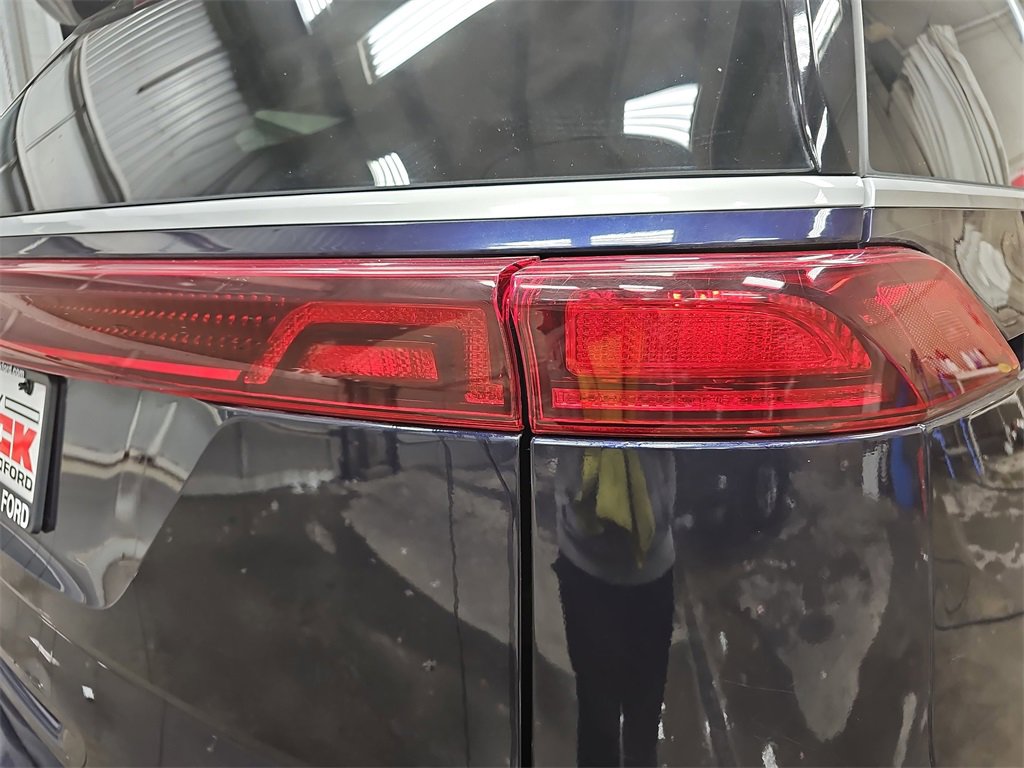 Used 2024 Kia Carnival LX image 33