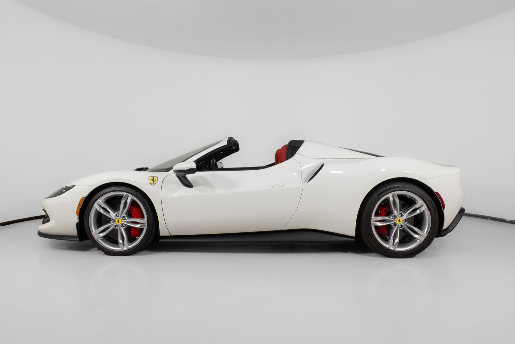 Used 2025 Ferrari 296 GTS RWD image 3
