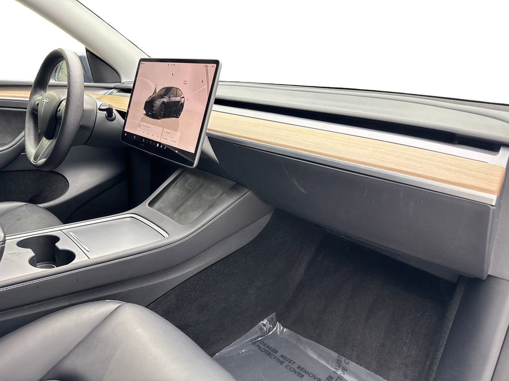 Used 2024 Tesla Model Y Long Range image 52