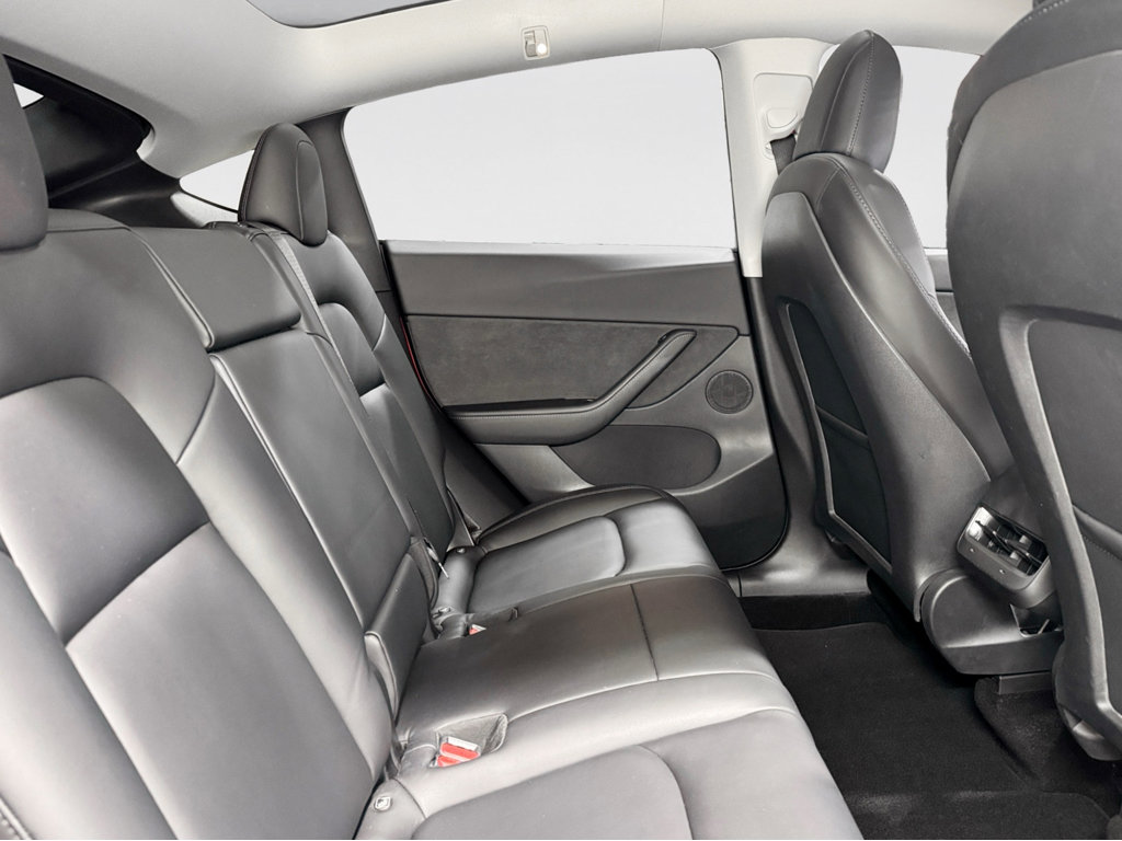 Used 2021 Tesla Model Y Long Range image 21