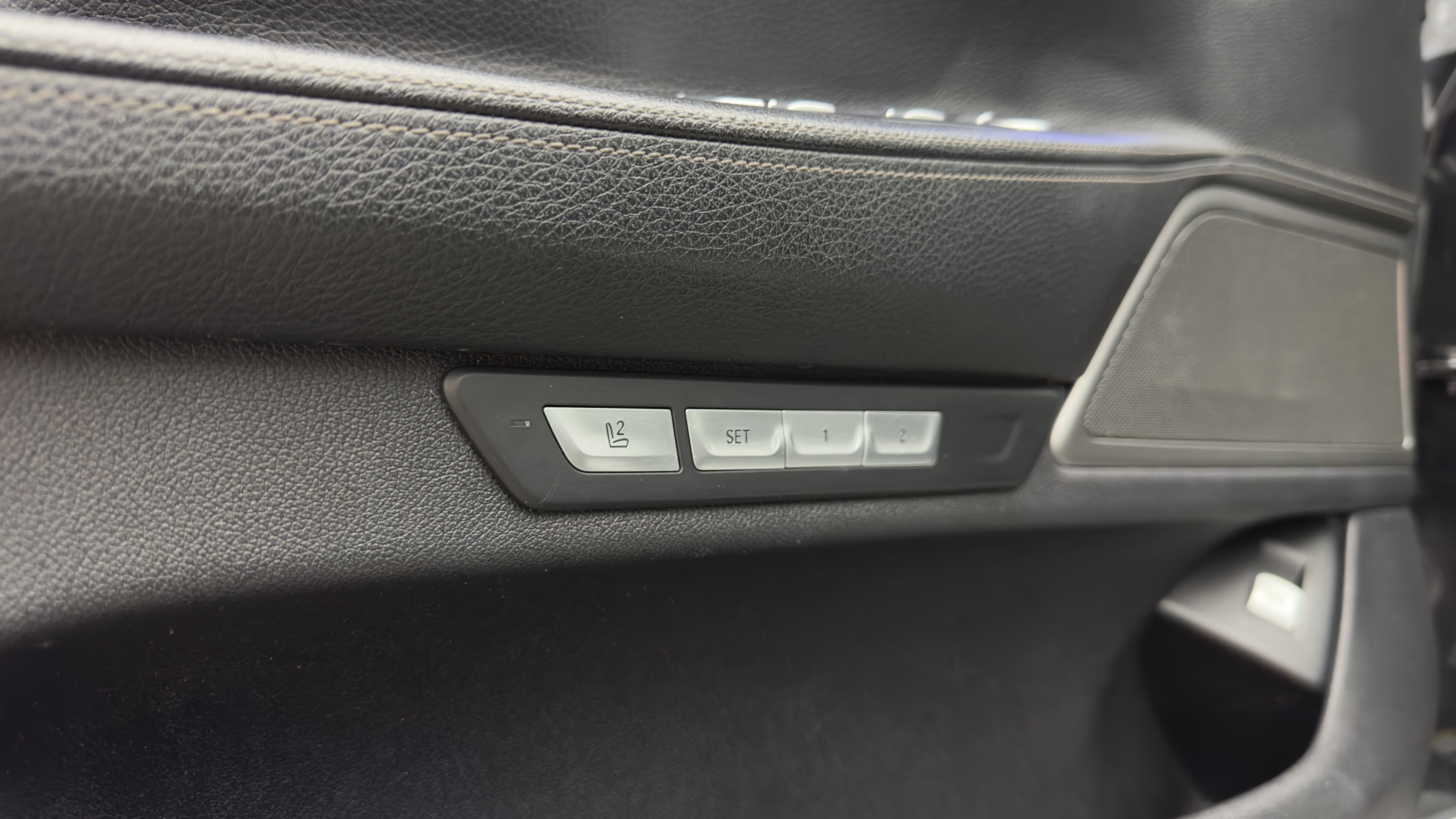 Used 2018 BMW 740i RWD image 15