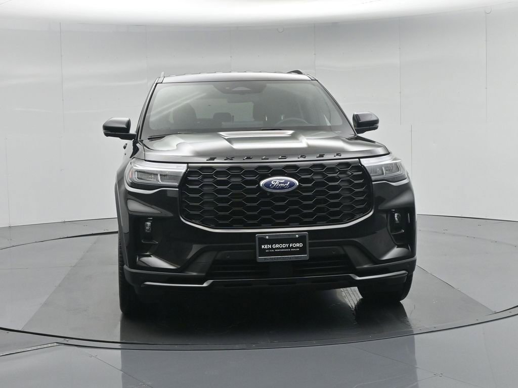 Used 2025 Ford Explorer ST-Line w/ ST-Line Street Pack image 26