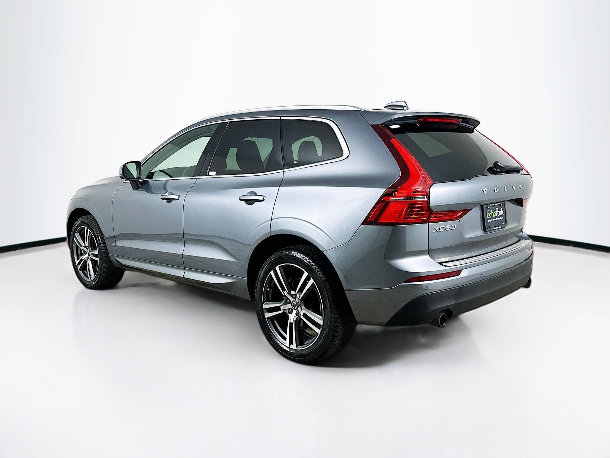Used 2021 Volvo XC60 T5 Momentum w/ Protection Package Premier FWD image 5