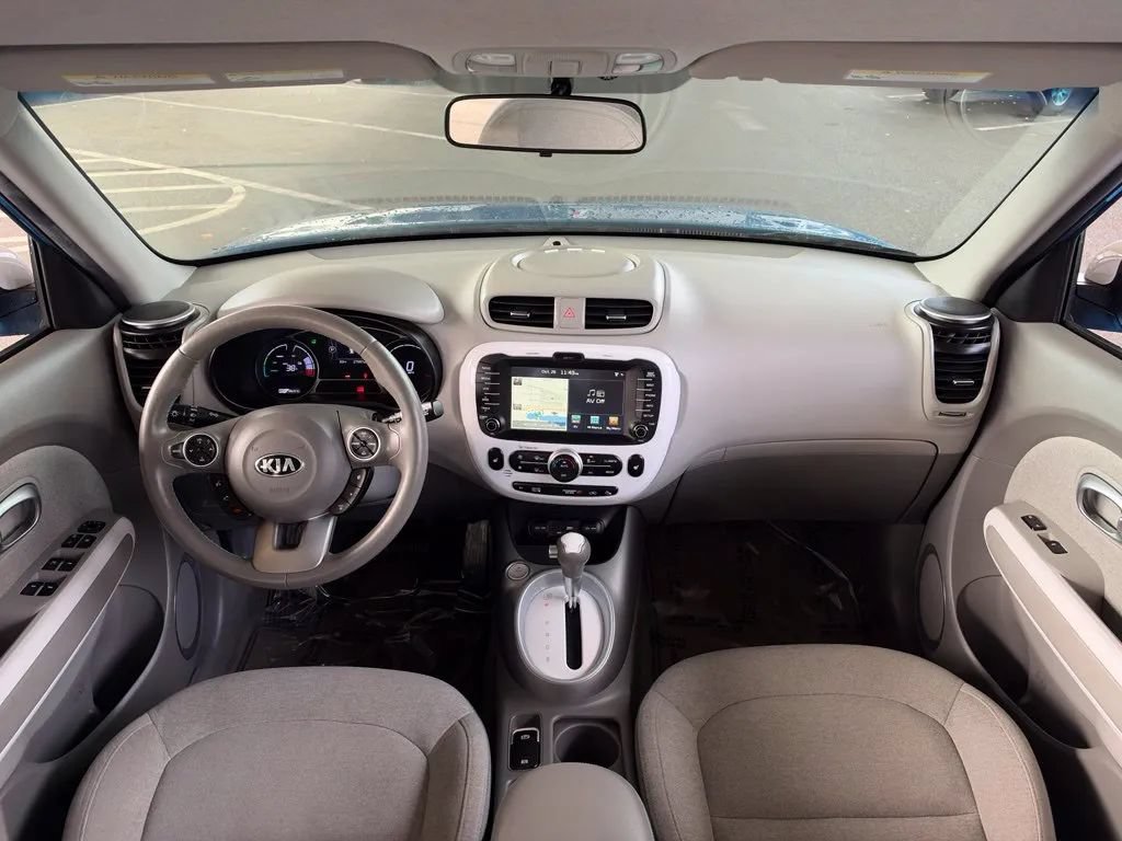 Used 2016 Kia Soul EV FWD image 36