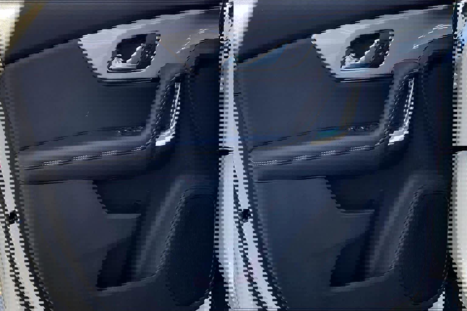 Used 2023 Chevrolet Blazer LT image 23