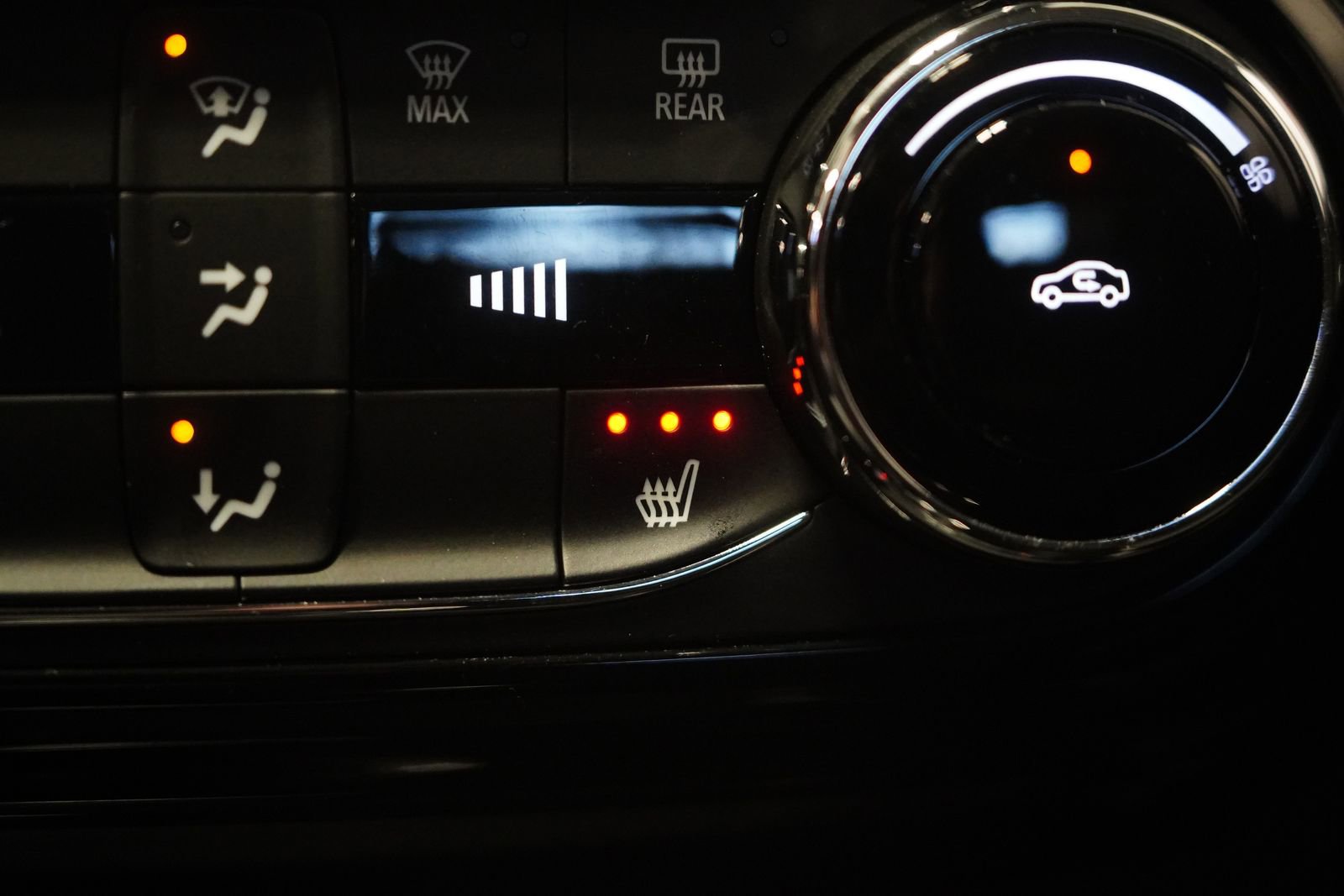 Used 2025 Chevrolet Trax ACTIV w/ Driver Confidence Package image 24