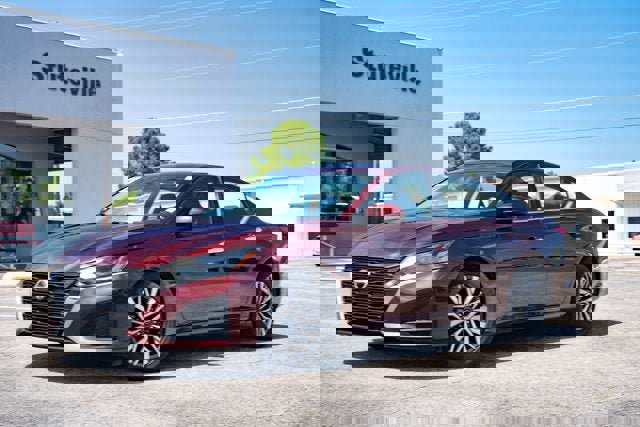 Used 2023 Nissan Altima 2.5 SV