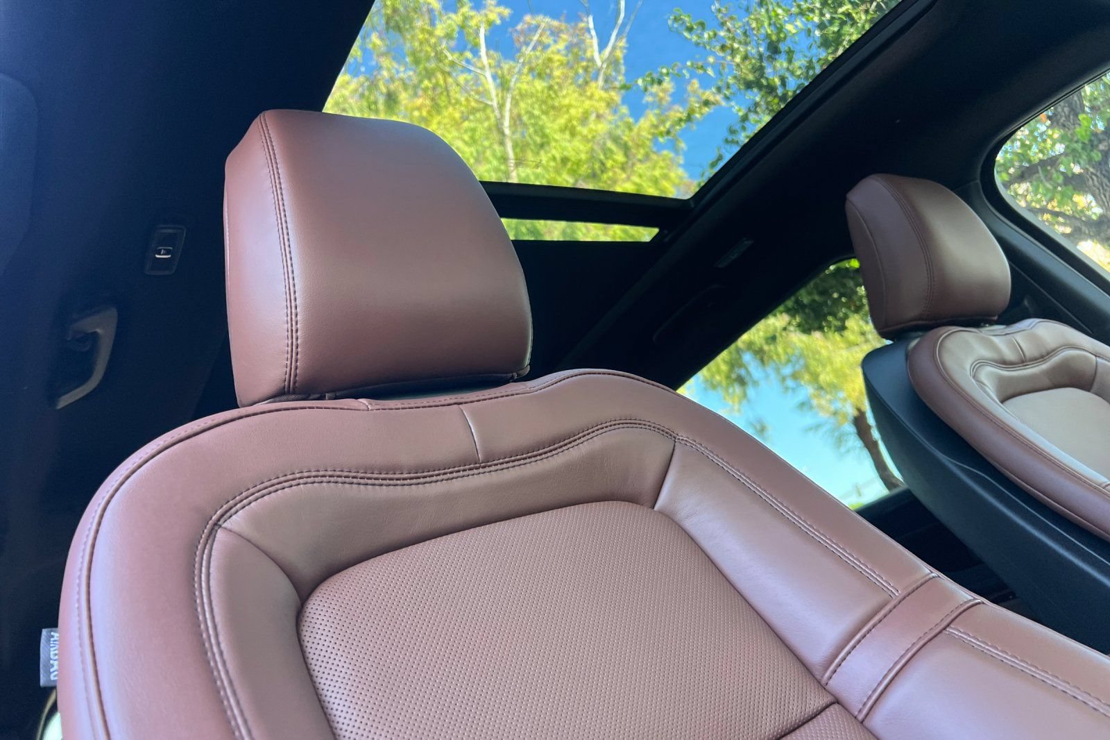 New 2026 Lincoln Aviator Reserve w/ Illumination Package AWD/4WD image 14