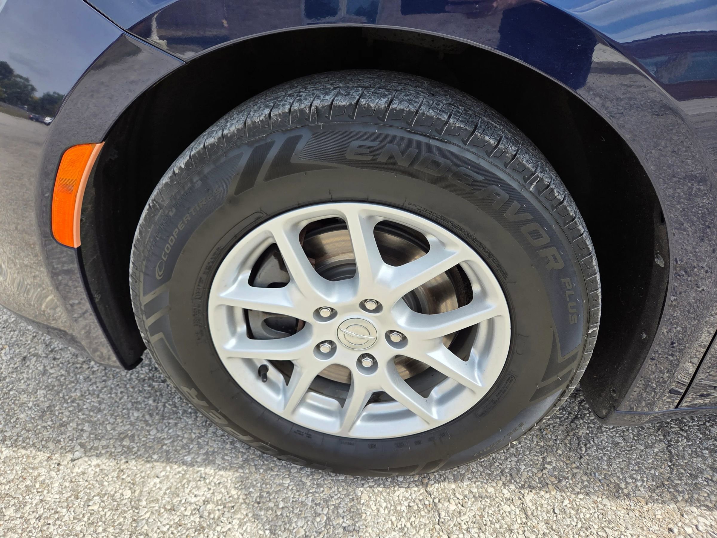 Used 2017 Chrysler Pacifica Touring image 8