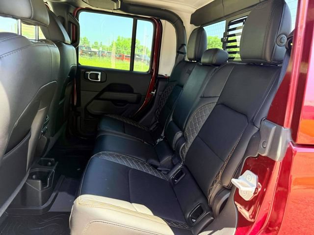 Used 2021 Jeep Gladiator Overland AWD/4WD image 13
