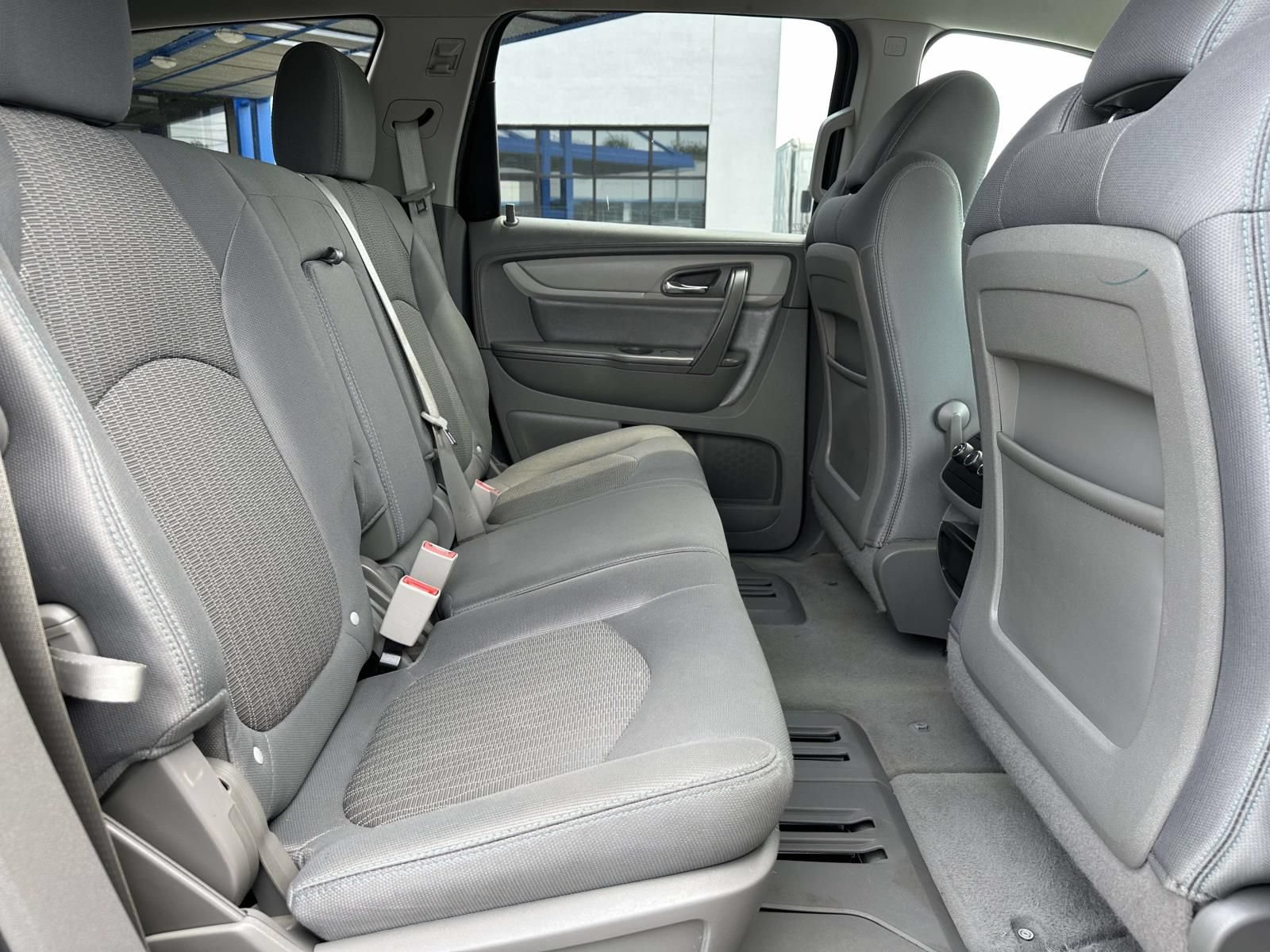 Used 2017 Chevrolet Traverse LS FWD image 27