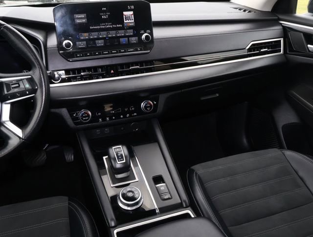 Used 2024 Mitsubishi Outlander SE Black Edition FWD image 10